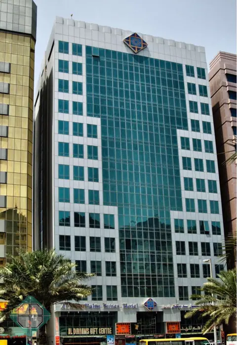 Glass and cladding exterior finish by Al Mukhattat 12