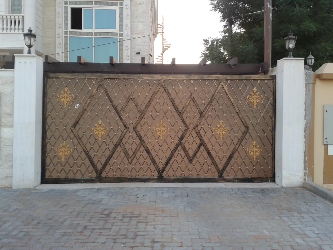 Custom aluminium glass or metal door fabrication 2