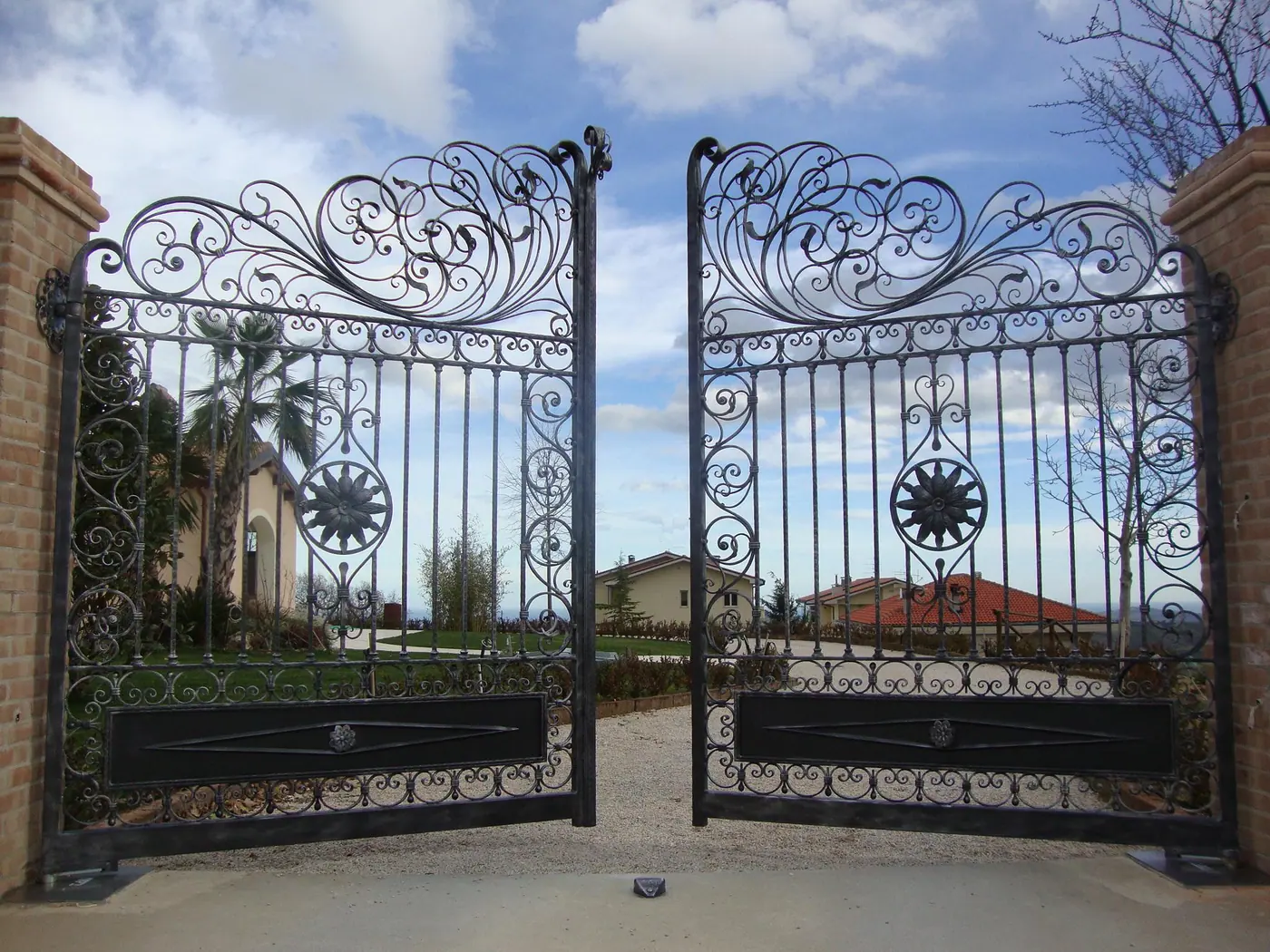 Custom aluminium glass or metal door fabrication 7