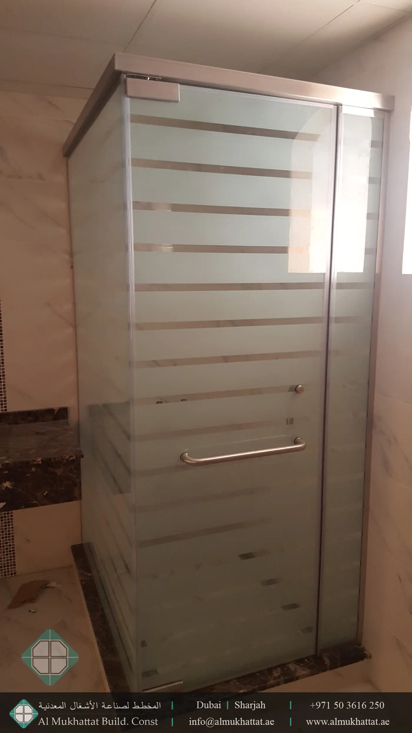 Glass Shower by Al Mukhattat